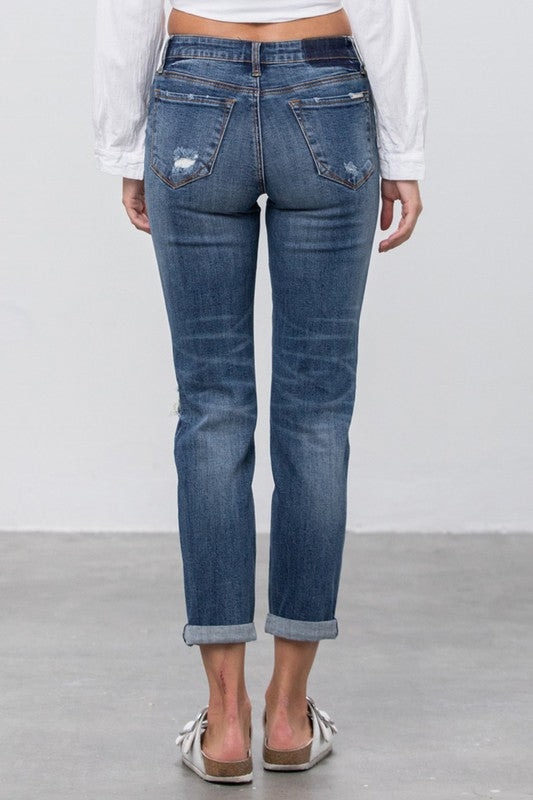 MID-RISE SLIM BOYFRIEND JEANSMID-RISE SLIM BOYFRIEND JEANS98% COTTON, 2% SPANDEX(SIZE 3)WAIST 26"HIP 33 1/2"FRONT RISE 9 1/2"LEG OPENING 12"INSEAM 29"*MODEL WEARS SIZE 3*MODELHEIGHT 5'9"WAIST 24