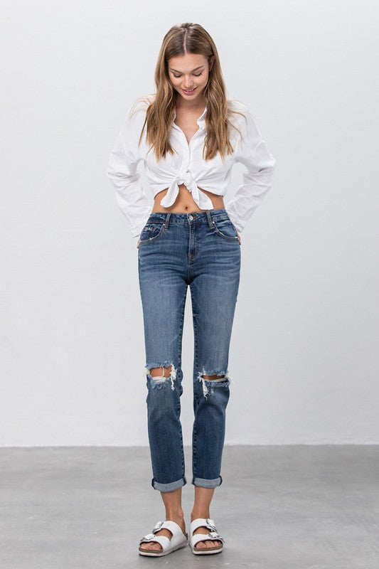 MID-RISE SLIM BOYFRIEND JEANSMID-RISE SLIM BOYFRIEND JEANS98% COTTON, 2% SPANDEX(SIZE 3)WAIST 26"HIP 33 1/2"FRONT RISE 9 1/2"LEG OPENING 12"INSEAM 29"*MODEL WEARS SIZE 3*MODELHEIGHT 5'9"WAIST 24