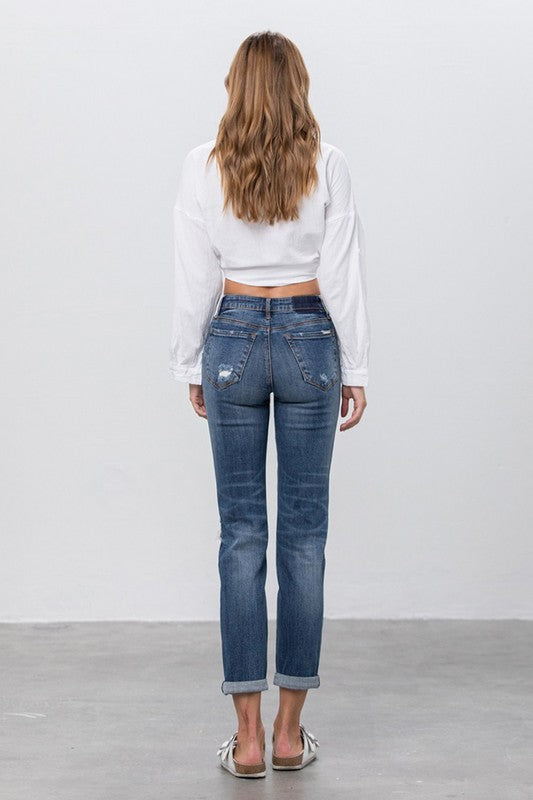 MID-RISE SLIM BOYFRIEND JEANSMID-RISE SLIM BOYFRIEND JEANS98% COTTON, 2% SPANDEX(SIZE 3)WAIST 26"HIP 33 1/2"FRONT RISE 9 1/2"LEG OPENING 12"INSEAM 29"*MODEL WEARS SIZE 3*MODELHEIGHT 5'9"WAIST 24