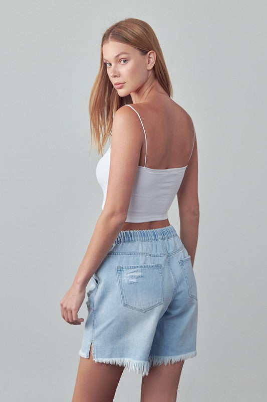 MID-RISE SLOUCH SHORTSMID-RISE SLOUCH SHORT100% COTTON(SIZE 3) WAIST 28 1/2"HIP 39"FRONT RISE 11"INSEAM 8"LEG OPENING 23 3/4"*Model wears size S*MODELHEIGHT 5'9"WAIST 24"HIPS 35"BUST 34"S