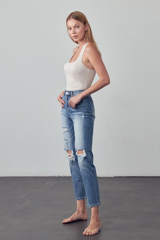 HIGH RISE GIRLFRIEND JEANSHIGH RISE GIRLFRIEND JEANS67% COTTON, 28% POLYESTER, 3% RAYON, 2% SPANDEX(SIZE 3)WAIST 25 1/2"HIP 33 1/2"FRONT RISE 10 1/2"LEG OPENING 13 1/4"INSEAM 28 1/2"*Model we