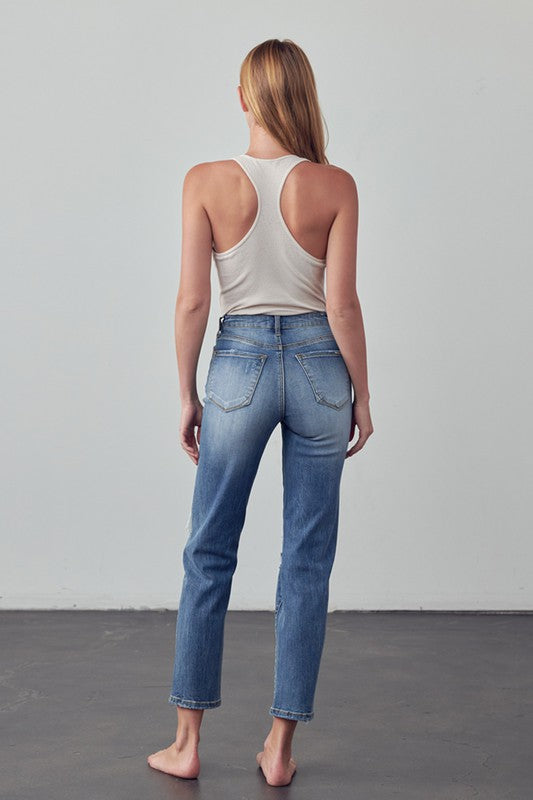 HIGH RISE GIRLFRIEND JEANSHIGH RISE GIRLFRIEND JEANS67% COTTON, 28% POLYESTER, 3% RAYON, 2% SPANDEX(SIZE 3)WAIST 25 1/2"HIP 33 1/2"FRONT RISE 10 1/2"LEG OPENING 13 1/4"INSEAM 28 1/2"*Model we