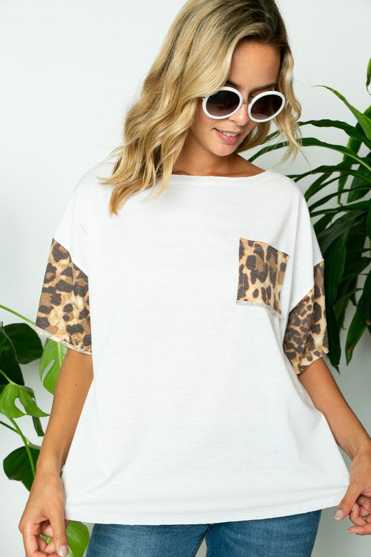 TERRY SOLID ANIMAL BOXY TOPFRENCH TERRY SOLID AND ANIMAL PRINT SHORT SLEEVE FRONT POCKET RAW EDGE DETAIL OVERSIZE FIT TOP 87% POLYESTER, 10% RAYON, 3% SPANDEX MADE IN USAS/M/L 2-2-2
Style: Cas