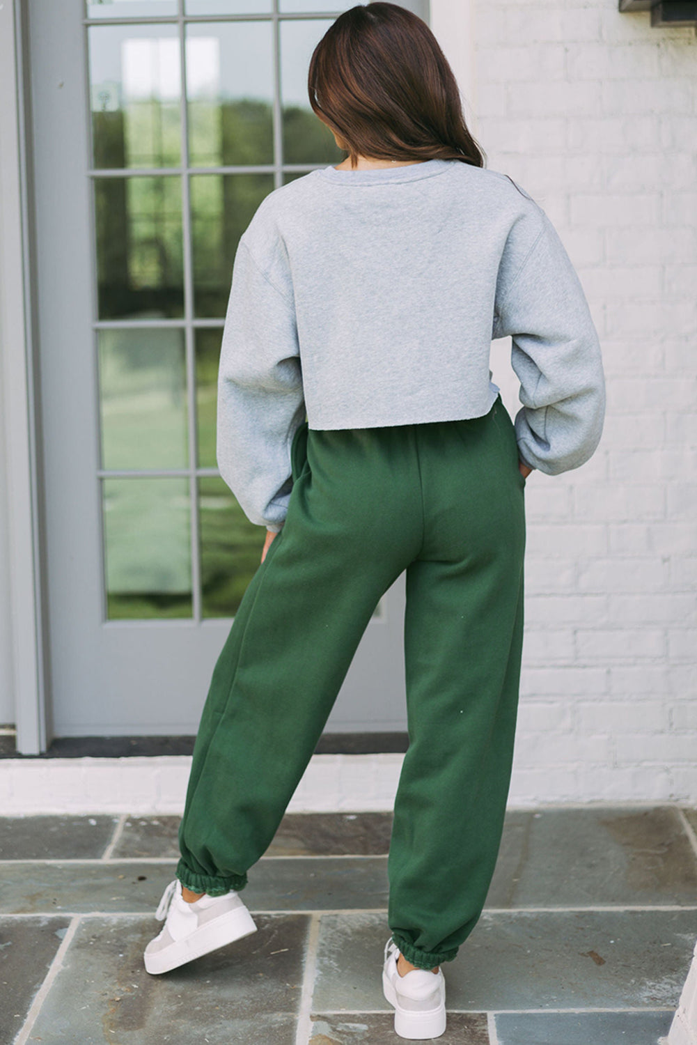 Mist Green Drawstring Waist Casual Jogger PantsMaterial:50%Polyester+50%Cotton



		Featuring a comfortable drawstring waist, these pants offer an adjustable fit that ensures you can customize them to your liki