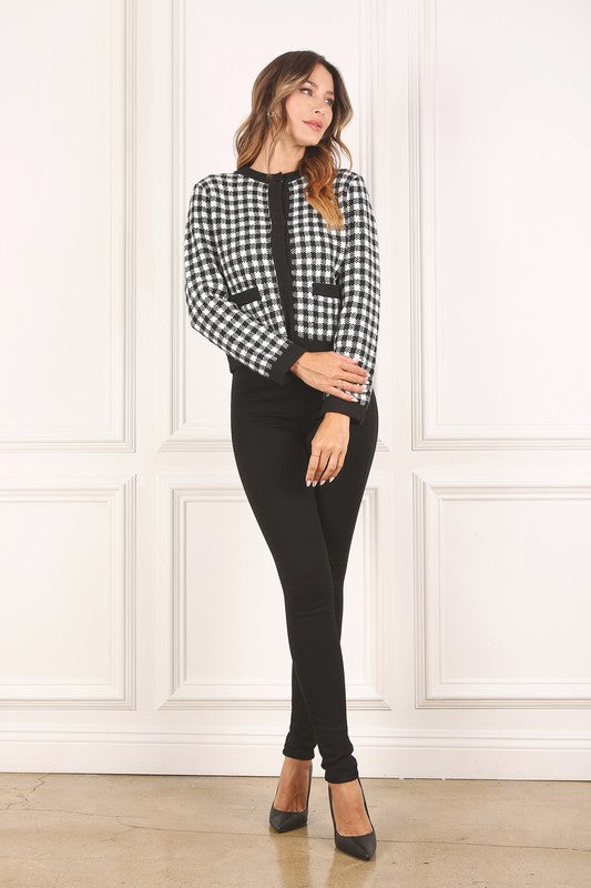 Black check knitted jacket- Black check knitted jacket, heavy weight fabric, 4 snap buttons, 2 functional pockets- Pattern type : check pattern- Neck line : round neck- Sleeve type : regular 