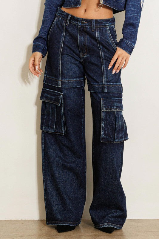 Cargo Pocket Wide JeansThese jeans bring a touch of utilitarian flair to your look with their cargo pocket detailing, offering both style and functionality. The vintage tinted wash adds a 