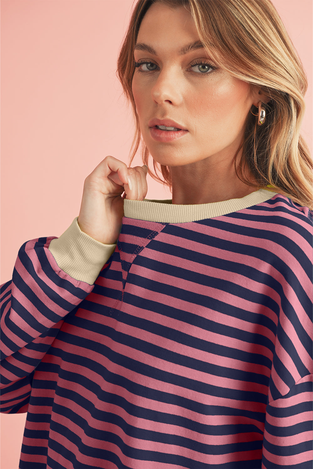 Red Stripe Contrast Edge Oversized PulloverMaterial:95%Cotton+5%Elastane


 Size Chart (CM)



Sizes 



Bust
 



Hem_Width
 



Shoulder
 



Sleeve_Length
 



Length
 





Relax
 



Relax
 



Relax
 