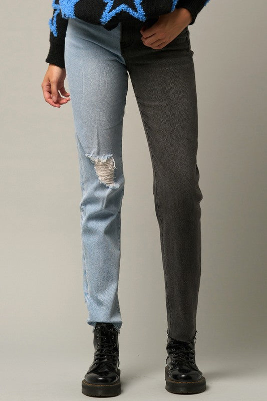 COMBO WASHED GIRLFRIEND JEANSCOMBO WASHED GIRLFRIEND JEANS99% COTTON, 1% SPANDEX(SIZE 3)WAIST - 27"HIP - 35 1/2"FRONT RISE - 11"LEG OPENING - 13"INSEAM - 28 1/2"*Model wears size 3*MODELHEIGHT 5