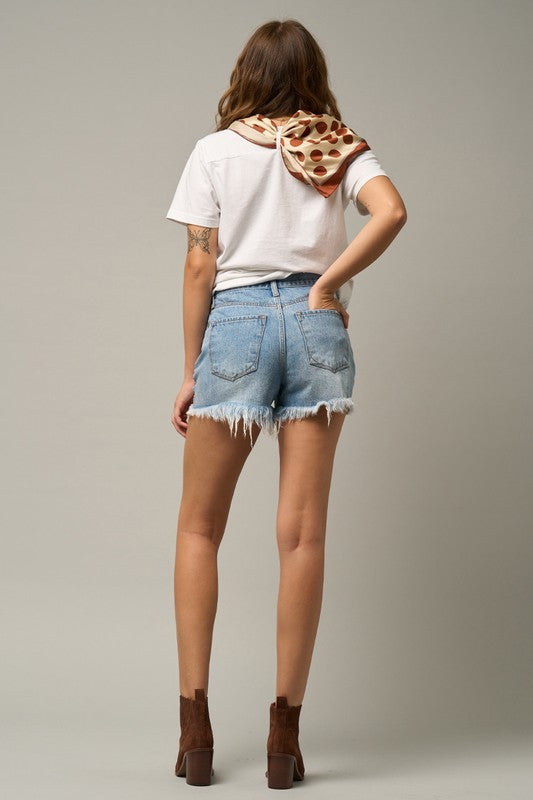 CROSSOVER DENIM MOM SHORTSMY PRIZE POSSESSION CROSS OVER DENIM MOM SHORTS100% COTTON(SIZE S)WAIST 28 1/2"HIP 39"FRONT RISE 11 3/4"LEG OPENING 22 1/2"INSEAM 3 1/2"*Model wears size S*MODELHEIG