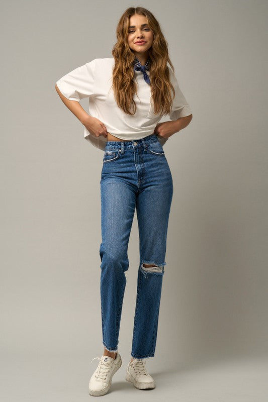 HIGH RISE STRAIGHT JEANSHIGH RISE STRAIGHT JEANS100% COTTON(SIZE 3)WAIST - 28"HIP - 37 3/4"FRONT RISE - 11 1/2"LEG OPENING - 15 1/2"INSEAM - 28"*Model wears size 3*SIZE 0-1-3-5-7-9-11-13-15