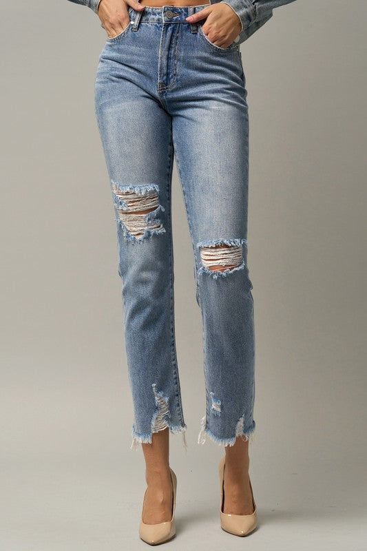 HIGH RISE PREMIUM STRAIGHT JEANSHIGH RISE STRAIGHT JEANS 100% COTTON(SIZE 3) WAIST - 28"LOW HIP - 38 1/2"INSEAM - 26"LEG OPENING - 13 1/2"*MODEL WEARS SIZE 3*MODELHEIGHT 5'9"WAIST 24"HIPS 35"BUST 3