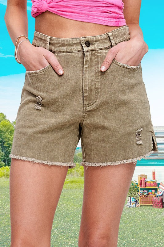 CASUAL WASHED STYLE DENIM SHORTS WITH POCKETSCasual washed-style denim shorts with pockets and slit detail on side. Easy to wear with any kinds of top.*Actual colors may vary slightly due to product finishes ov