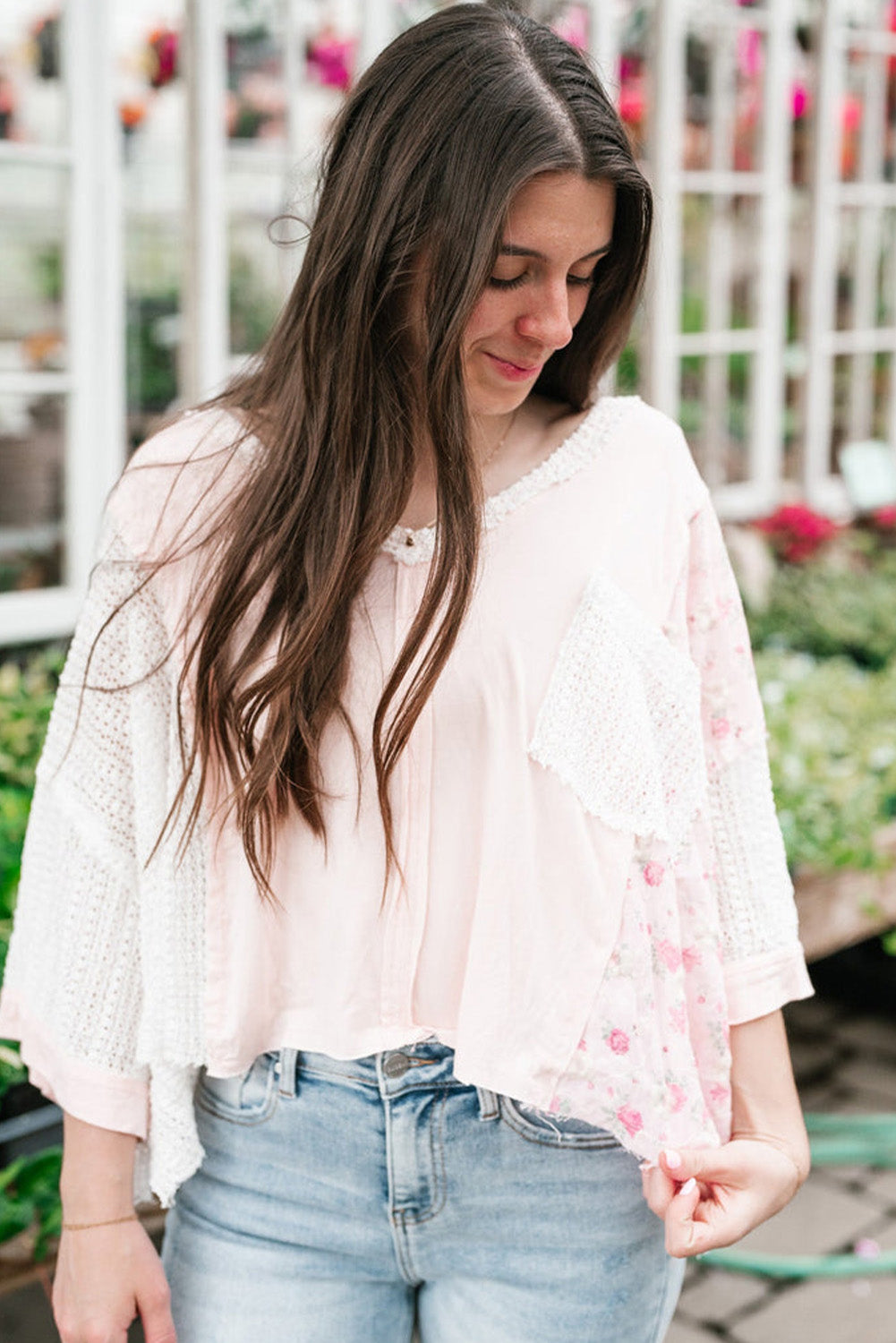 Delicacy Floral Crochet Patchwork Batwing Sleeve BlouseMaterial:65%Polyester+30%Viscose+5%Elastane

• Embrace bohemian vibes with the blouse, a fusion of delicate crochet details and vibrant floral prints that exude a c