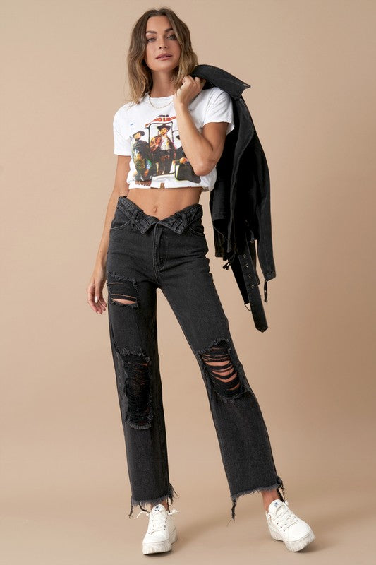 FLIPPED WAIST STRAIGHT JEANSFLIPPED WAIST STRAIGHT JEANSModel is wearing size 3/25, Height 5'8Waist - 28 1/2Hip - 38 1/4Front Rise - 10 1/4Leg Opening - 17Inseam - 27
Style: Casual 
Print / Pat