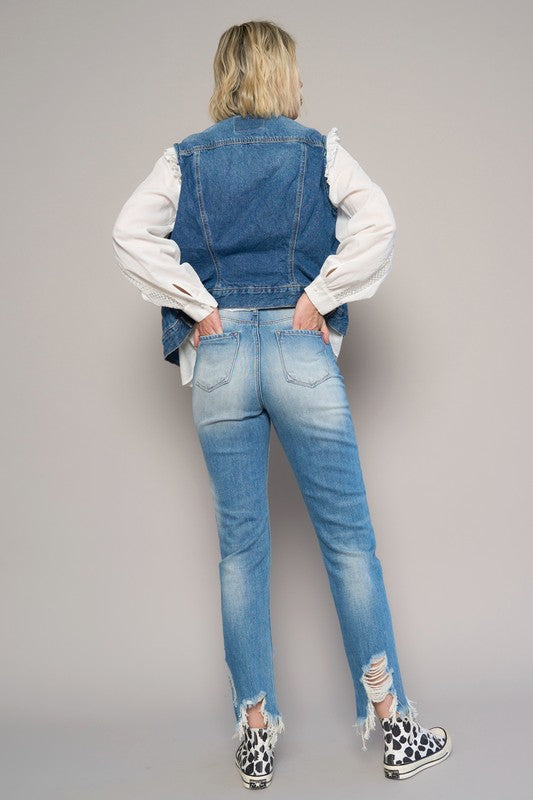 HIGH RISE CROPPED BOYFIREND JEANS WITHOUT BELTHIGH RISE CROPPED BOYFRIEND JEANS100% COTTON(SIZE 3)WAIST 28"HIP 38 1/2"FRONT RISE 11 1/2"LEG OPENING 12 1/2"INSEAM 28 1/2"*Model wears size 3*
Style: Casual 
Print 