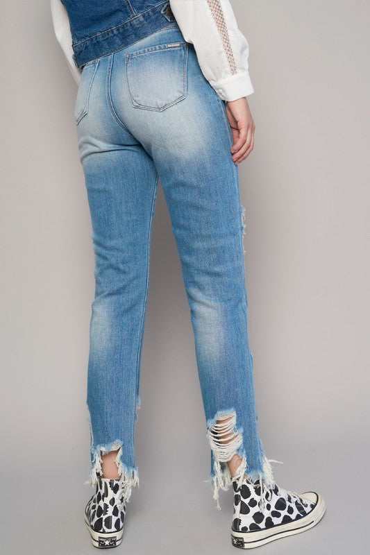 HIGH RISE CROPPED BOYFIREND JEANS WITHOUT BELTHIGH RISE CROPPED BOYFRIEND JEANS100% COTTON(SIZE 3)WAIST 28"HIP 38 1/2"FRONT RISE 11 1/2"LEG OPENING 12 1/2"INSEAM 28 1/2"*Model wears size 3*
Style: Casual 
Print 