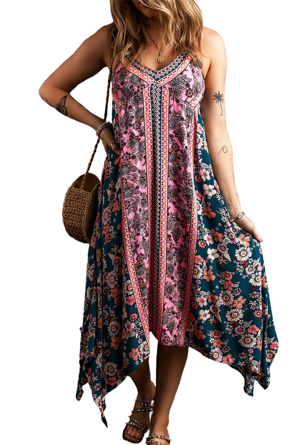 Pink Bohemian Floral Patchwork Print Midi SundressMaterial:100%Viscose

• Embrace the sundress, featuring a vibrant mix of floral prints for a truly unique and free-spirited look.
• Effortlessly chic, the sleevele