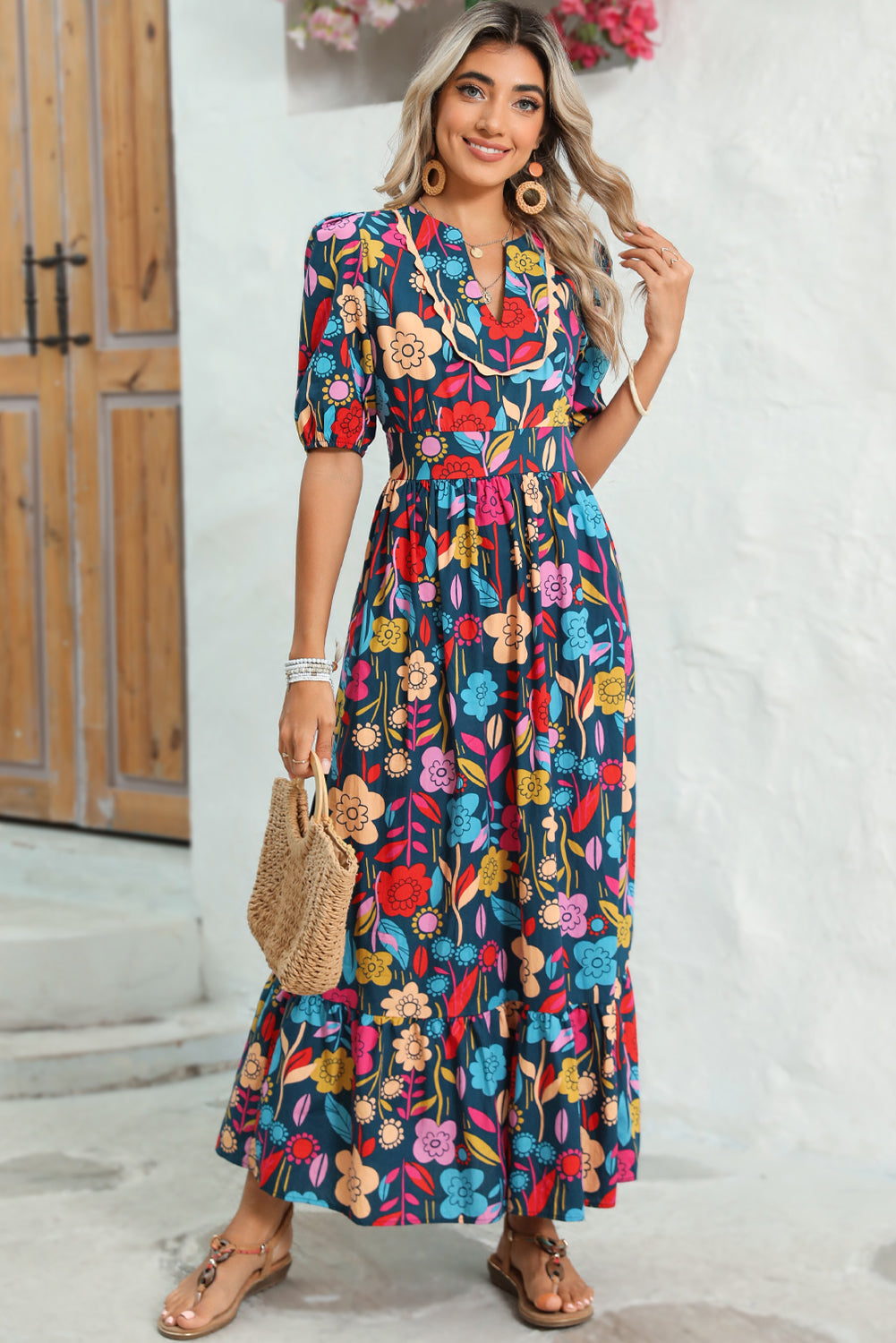 Green Floral Print Split V Neck Puff Sleeve Maxi DressMaterial:100%Cotton



		The dress is made from a soft and breathable fabric, ensuring comfort and a lightweight feel.
	
	
		This maxi dress features a split V 