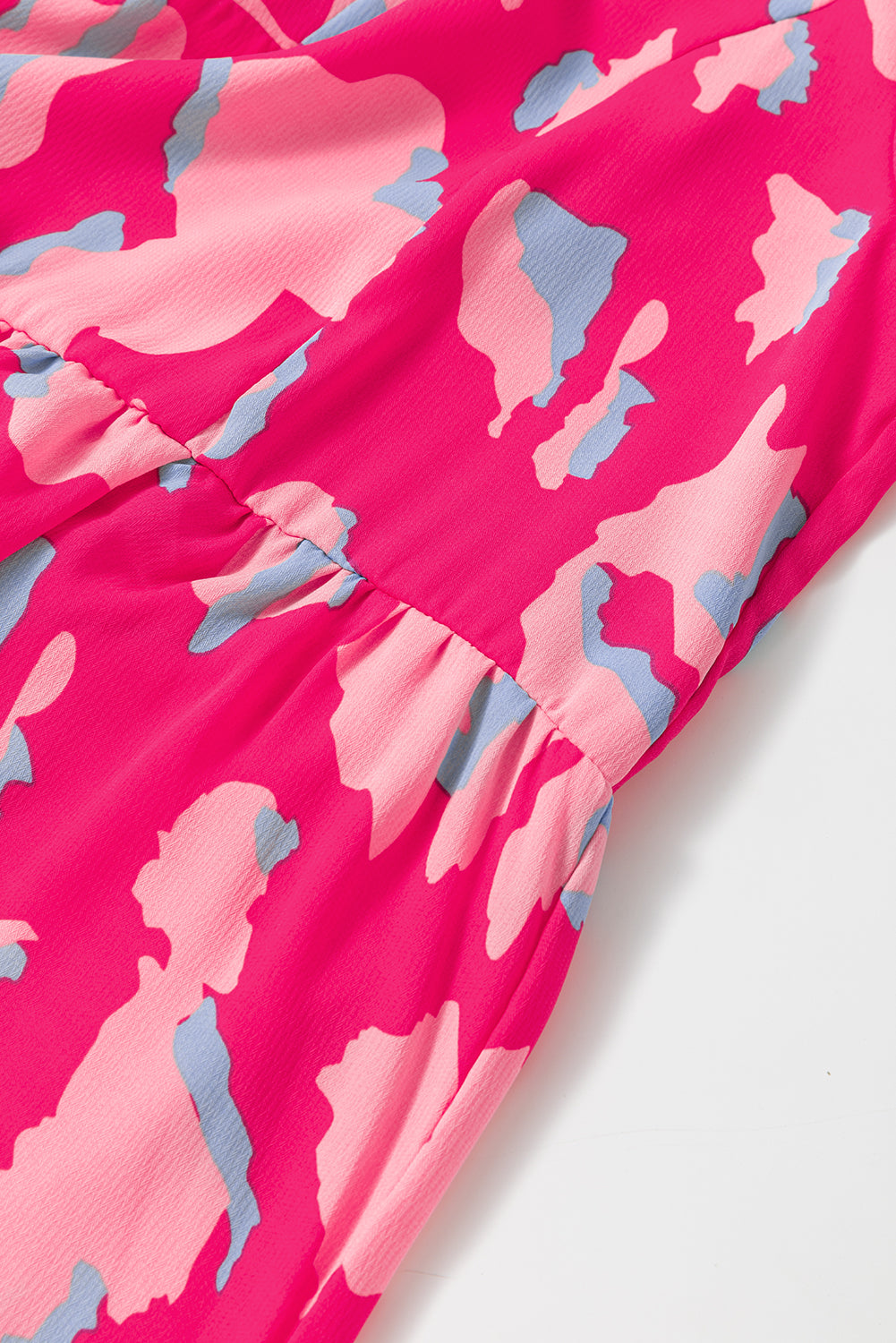 Pink Abstract Print V Neck Smocked Sleeve Mini DressMaterial:100%Polyester


	


		Stand out in style with our mini dress, featuring a unique print and flattering silhouette that exudes charm and sophistication.
