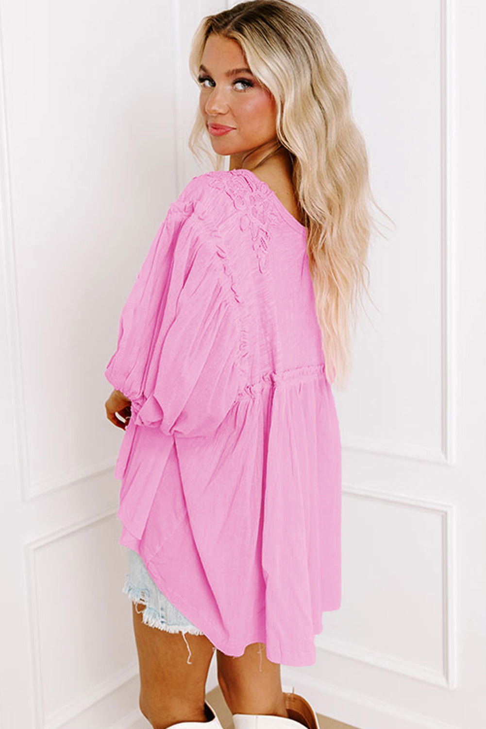 Pink Bracelet Sleeve Frill Detail Babydoll BlouseMaterial:100%Cotton

• Delicate pink lace accents add a touch of elegance to this babydoll blouse, perfect for a charming look.
• The bracelet sleeves provide a st