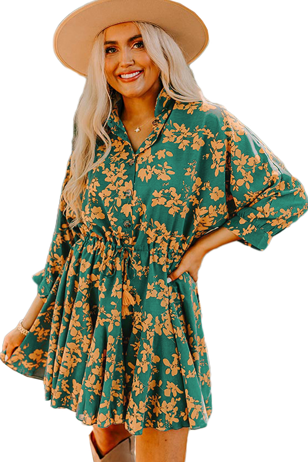 Green Floral Print Drawstring Flowy Short DressMaterial:100%Polyester

• Embrace the carefree boho spirit in this mini dress, featuring a playful floral pattern that exudes effortless charm. 
• The adjustable d