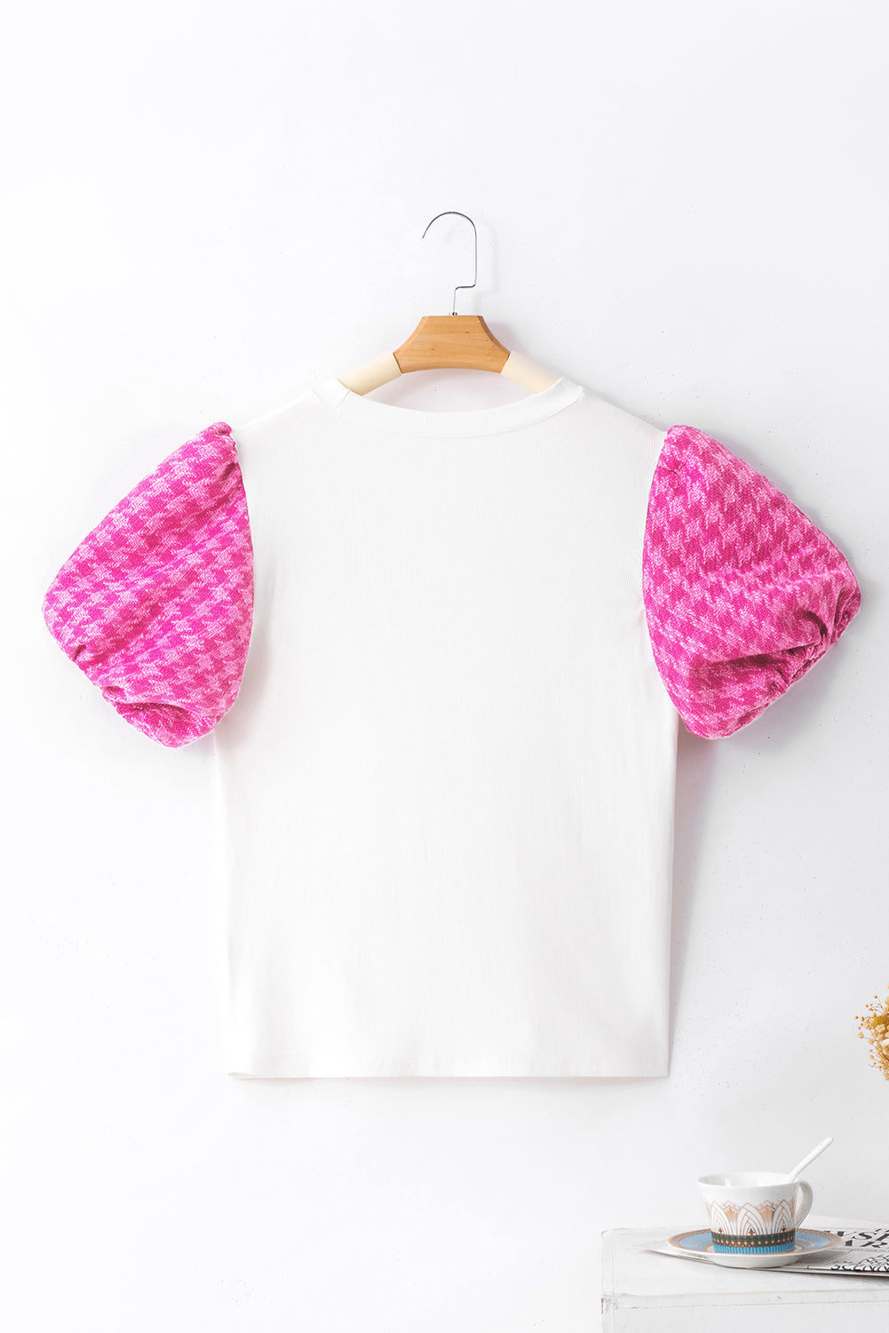 White Tweed Lantern Sleeve Patchwork BlouseMaterial:93%Viscose+7%Elastane



		The blouse features lantern sleeves, which are characterized by their voluminous and puffed shape. 
	
	
		The blouse can be 