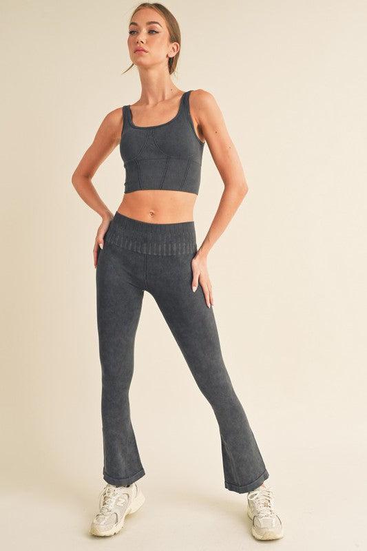 Women's Stone Washed Ribbed Yoga PantsFeel the ultimate comfort in these stonewashed yoga pants! High-waisted with a wide waistband that will ensure a smooth tummy. These pants are versatile for more tha