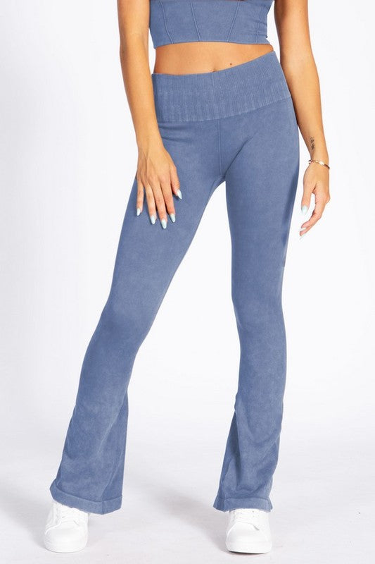 Women's Stone Washed Ribbed Yoga PantsFeel the ultimate comfort in these stonewashed yoga pants! High-waisted with a wide waistband that will ensure a smooth tummy. These pants are versatile for more tha