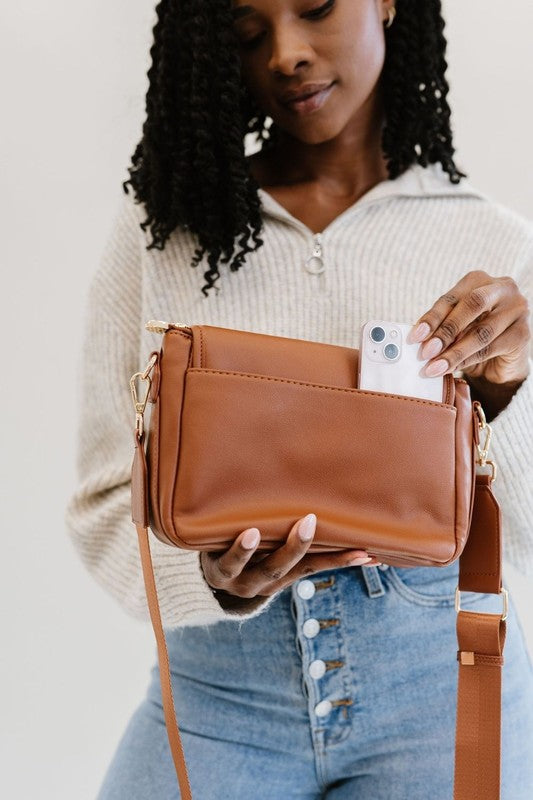 SIGNATURE CROSSBODY SHOULDER BAG WITH CARD WALLETSleek, durable vegan leather material? Check. A matching wallet? Check. Goes-with-everything colors and a chic silhouette? Double check!The Signature Crossbody is fu