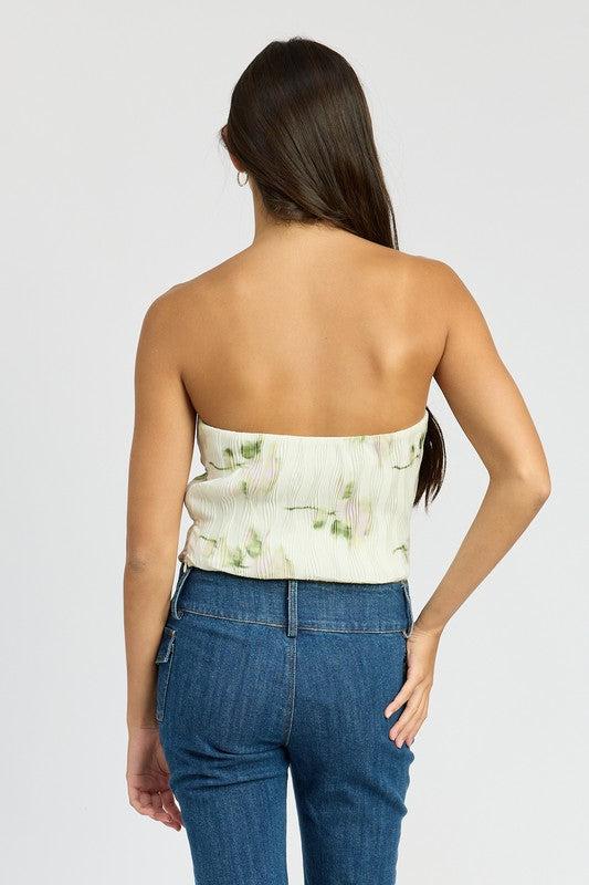 FLORAL TUBE TOPSIZE &amp; FIT :MODEL WEARS SIZE SMALLMODEL'S HEIGHT 5'9Made In: IMPORTEDFabric Contents: 100% POLYESTERLINING: 100% POLYESTER