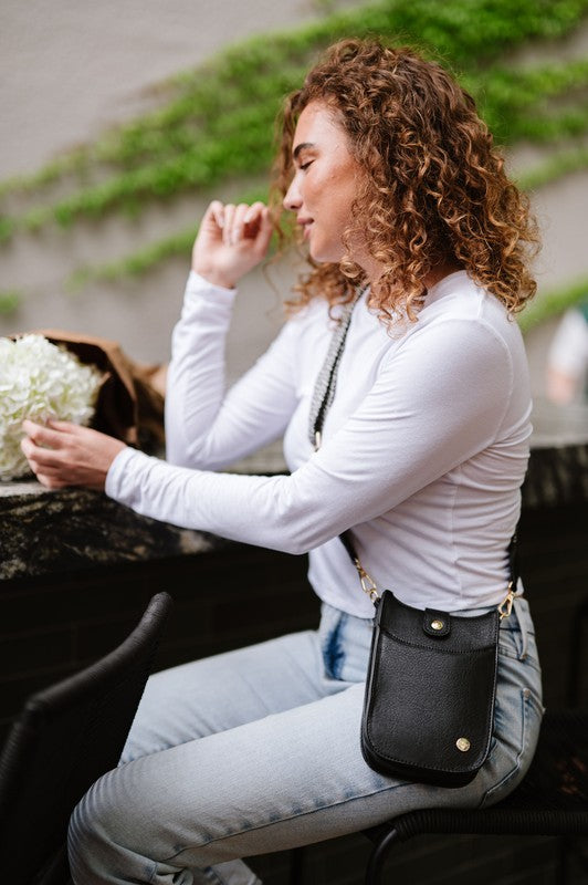 ROBYN CROSSBODY PHONECASE CONCERT SHOULDER BAGLooking for the bag that will take you from brunch, to a festival, to errands, and back again? The Robyn has you covered. This women's crossbody is the perfect size 