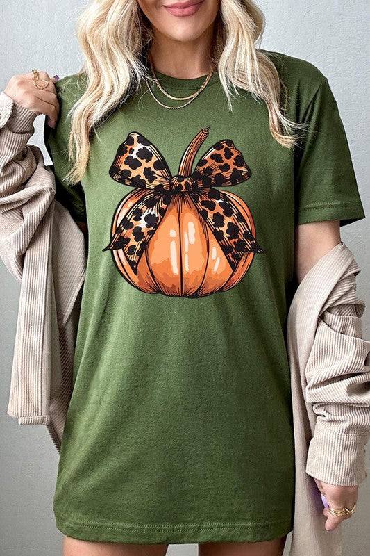 Coquette Bow Pumpkin Graphic T ShirtsCoquette Bow Pumpkin Graphic T Shirts.Unisex Crew Neck Short Sleeve Tees.Crafted from premium materials, tailored to your lifestyle, ensuring a comfortable fit for a