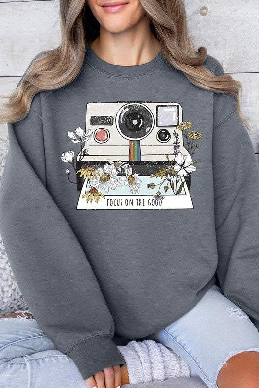 Focus On The Good Graphic Fleece SweatshirtsFocus On The Good Motivation Graphic Fleece Sweatshirts.Unisex Crew Neck Long Sleeve Sweaters Knits.Crafted from premium materials, tailored to your lifestyle, ensur