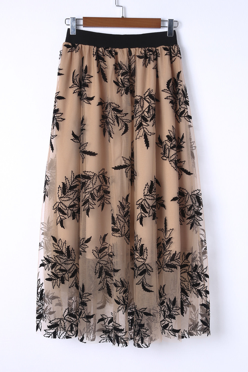 Apricot Floral Leaves Embroidered High Waist Maxi SkirtMaterial:100%Polyamide



		Floral and
leaves embroidered makes the skirt very elegant
	
	
		High waist maxi
skirt outlines women’s slender waistline
	
	
	