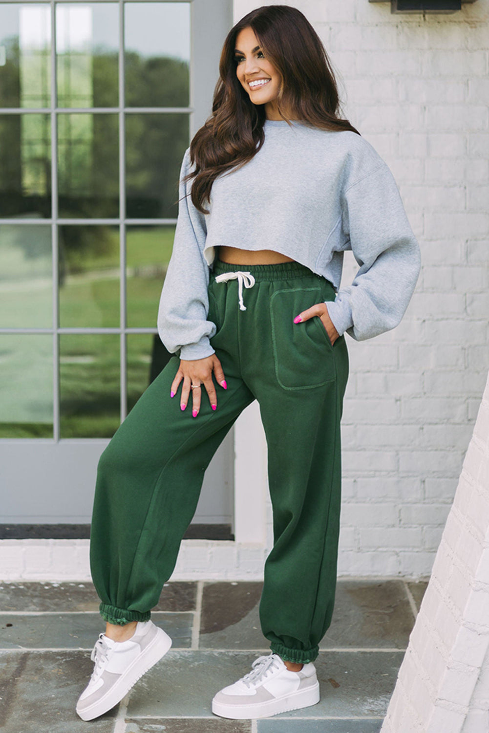 Mist Green Drawstring Waist Casual Jogger PantsMaterial:50%Polyester+50%Cotton



		Featuring a comfortable drawstring waist, these pants offer an adjustable fit that ensures you can customize them to your liki