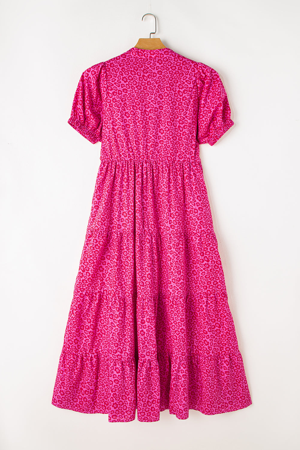 Rose Red Mock Neck Puff Sleeve Floral Tiered Maxi DressMaterial:100%Cotton

• Embrace romantic vibes with the maxi dress, featuring intricate flower prints that exude elegance and charm.
• Stand out with the unique puf