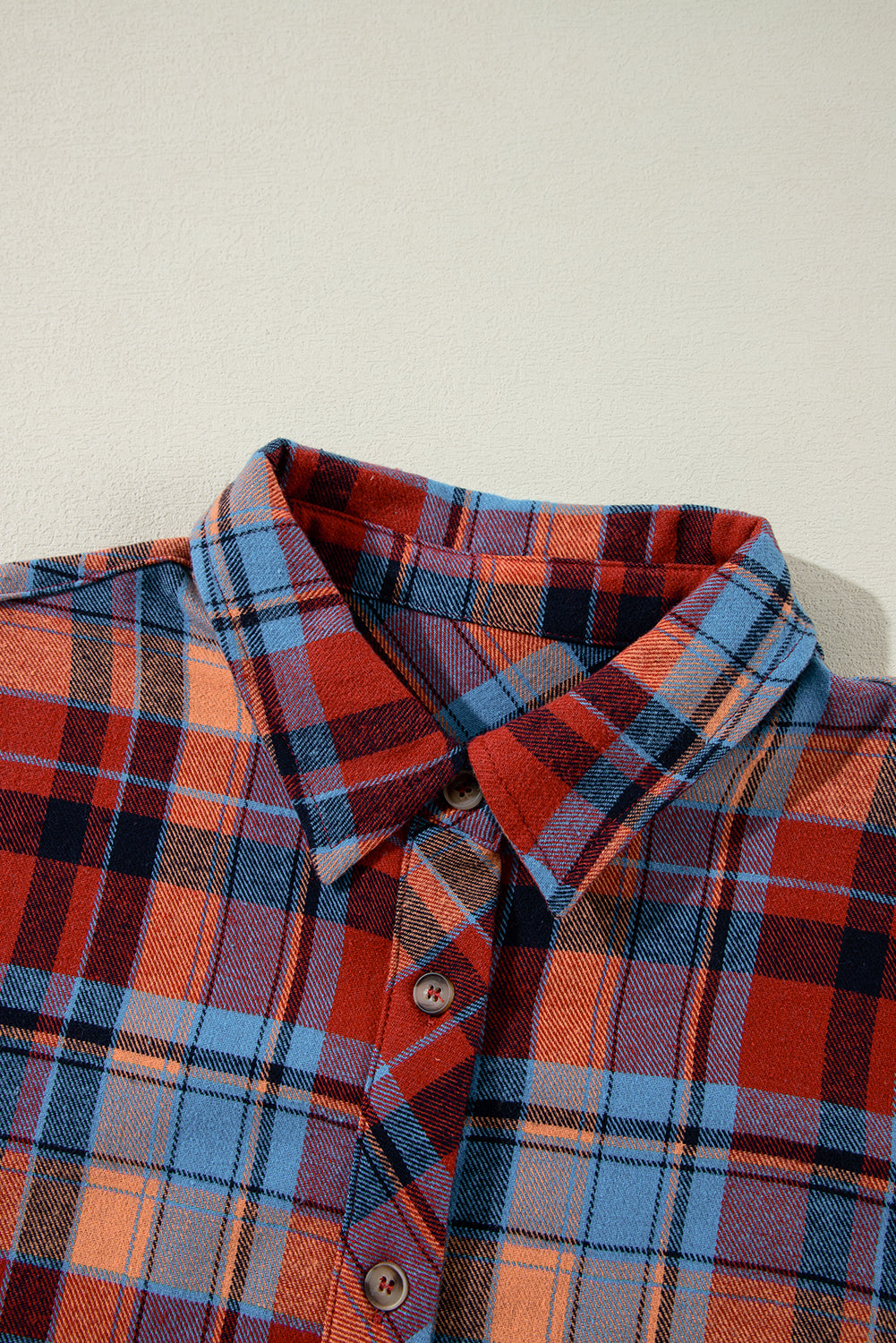 Red Plaid Print Drop Sleeve Loose ShirtMaterial:100%Cotton

• Add a touch of classic charm to your wardrobe with our shirt, featuring a stylish plaid pattern that effortlessly elevates any casual look.
