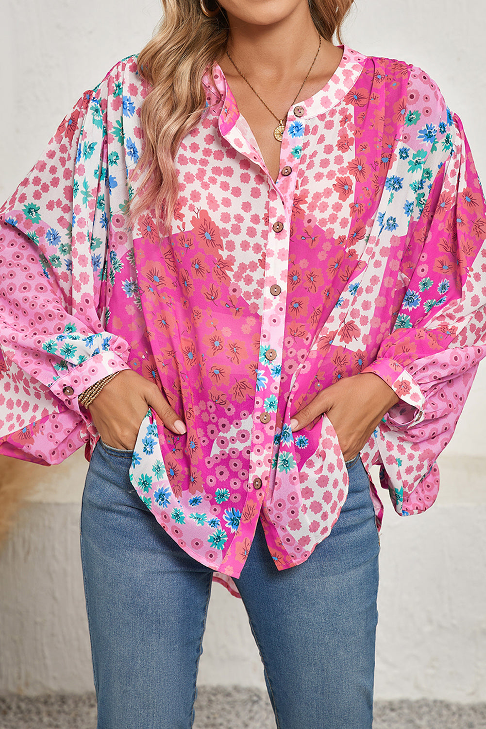 Rose Red Floral Print Dolman Sleeve BlouseMaterial:100%Polyester



		This blouse combines a beautiful floral print with colorblock panels for a touch of modern flair. 
	
	
		The dolman sleeves add a re