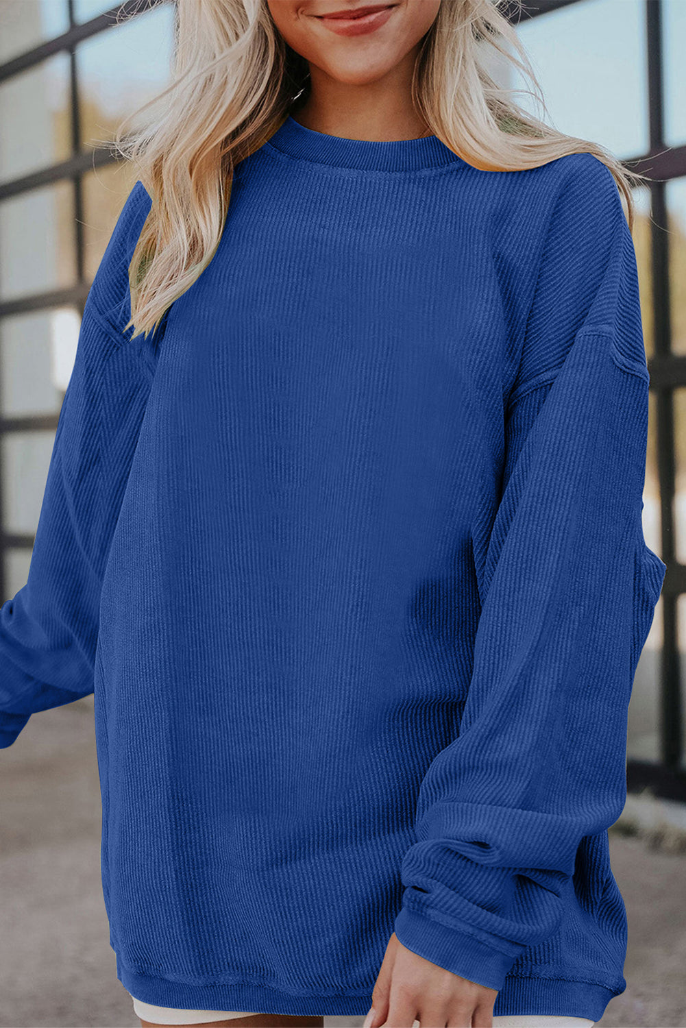 Dark Blue Plain Drop Sleeve Crinkle Rib Oversized SweatshirtMaterial:100%Polyester

• Effortlessly stylish, this dark blue oversized sweatshirt exudes a laid-back vibe perfect for casual outings. 
• Crafted from high-qualit