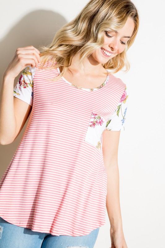 STRIPE FLORAL MIX SHORT SLEEVE TOPPIN STRIPE AND FLORAL MIXED SHORT SLEEVE ROUND NECK TOP- Model is 5' 8" 31-24-35 and wearing a Small- 95% RAYON, 5% SPANDEX - MADE IN USA
Style: Casual
Print / Patte