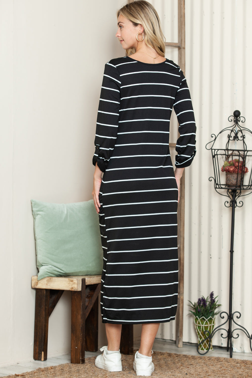 Black Striped Casual Slit High Waist Midi DressMaterial:95%POLYESTER+5%ELASTANE



		You will be a beautiful sight in this casual long dress with side splits
	
	
		The stripe print is in fashion and never go