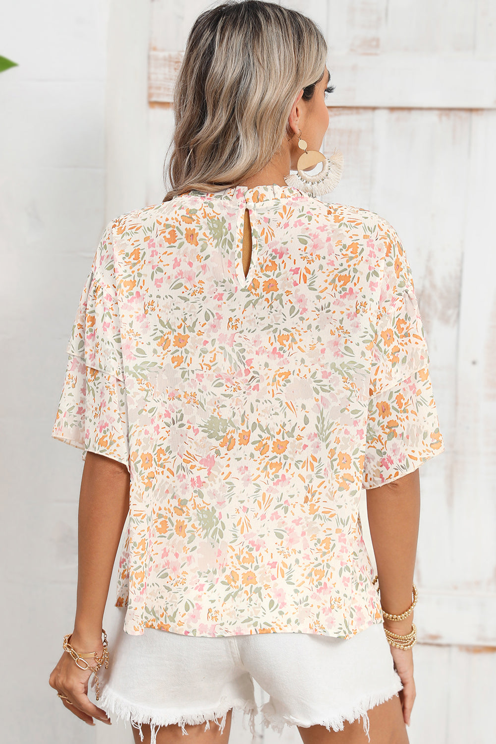 Multicolor Floral Print Wide Batwing Sleeves BlouseMaterial:100%Polyester



		The round neck design gives a classic touch to the blouse
	
	
		Wide ruffle sleeves make a statement and add volume
	
	
		Lace sp