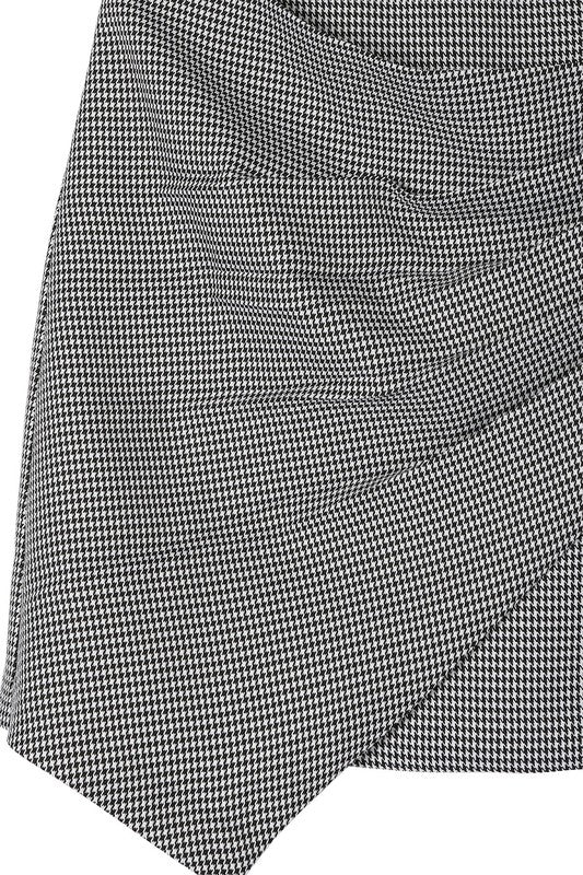 Hound tooth shirred wrap skirt- Hound tooth shirred wrap skirt- Pattern type : hound tooth pattern- Stretch : no stretch- Sheer : lined, no see through - Care instruction : machine wash cold, onl