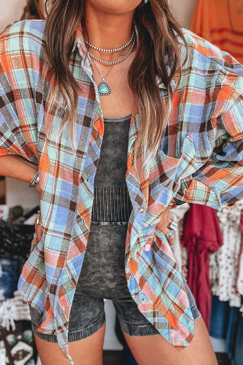 Red Plaid Print Drop Sleeve Loose ShirtMaterial:100%Cotton

• Add a touch of classic charm to your wardrobe with our shirt, featuring a stylish plaid pattern that effortlessly elevates any casual look.
