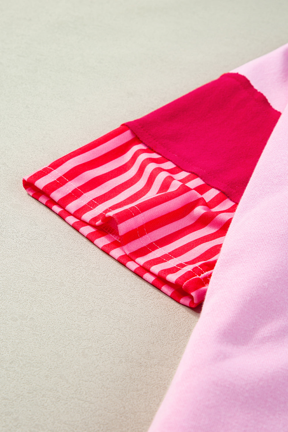 Pink Stripe Colorblock Sleeve Collared Mini DressMaterial:65%Polyester+35%Cotton

• The combination of pink and stripes adds a fun and trendy touch to your outfit.
• Embrace the relaxed vibes with the drop sleeve