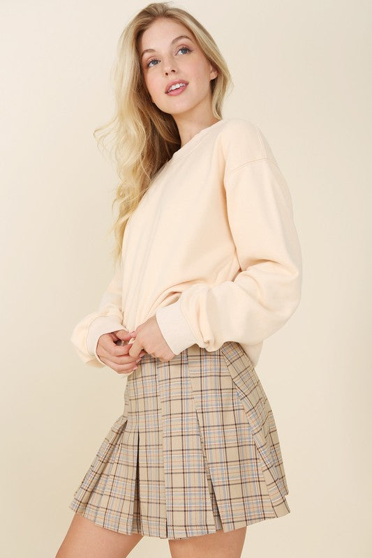 Plaid pleated mini skirt- Plaid pleated mini skirt, 6 pin-tucks for each front and back, side zipper for opening- Pattern type : plaid- Stretch : stretch- Sheer : not lined, but not sheer- 