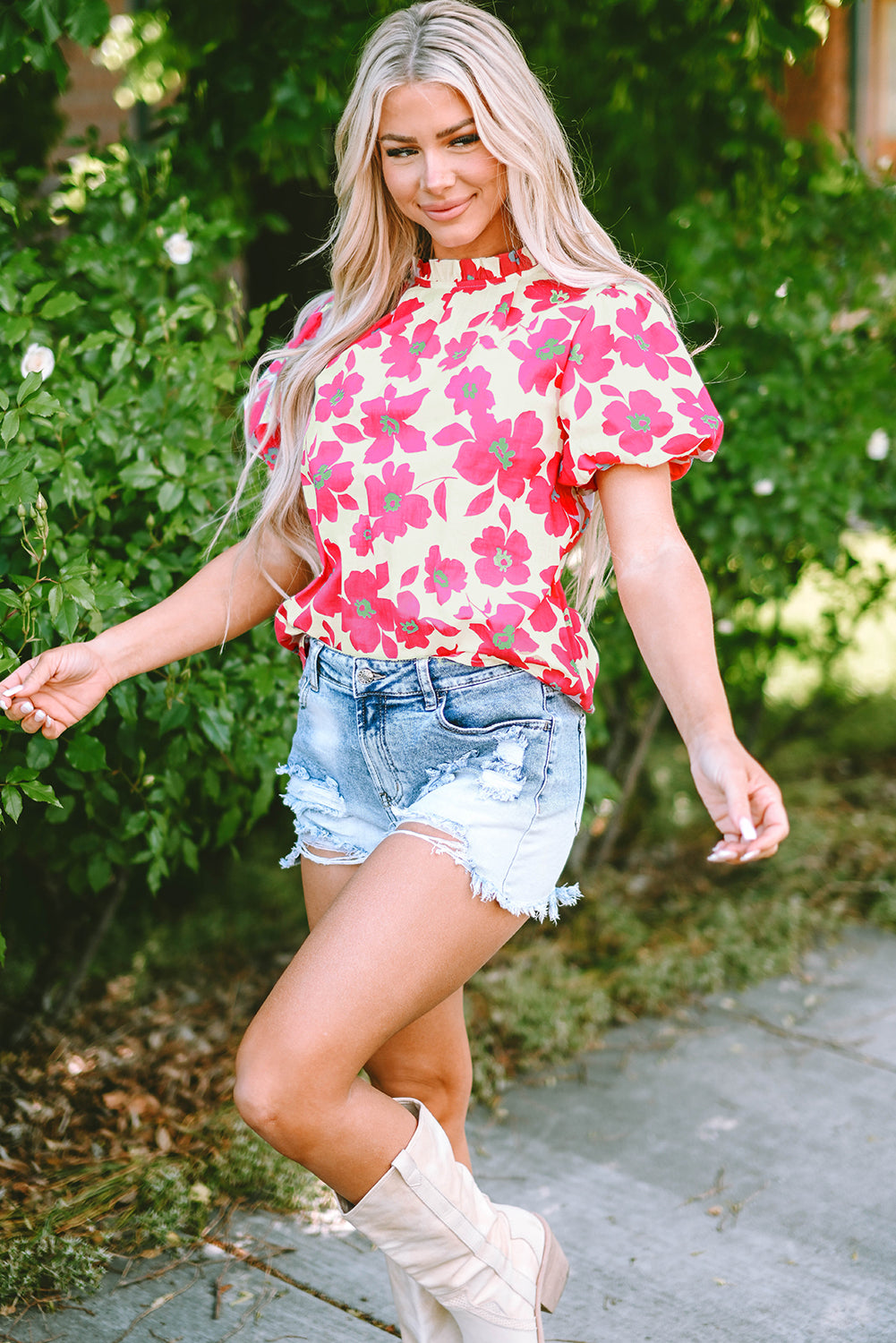 Beige Puff Sleeve Frill Neckline Floral BlouseMaterial:100%Cotton



		The blouse features a charming floral pattern and elegant frill neckline, adding a touch of romance to your outfit.
	
	
		Crafted from 