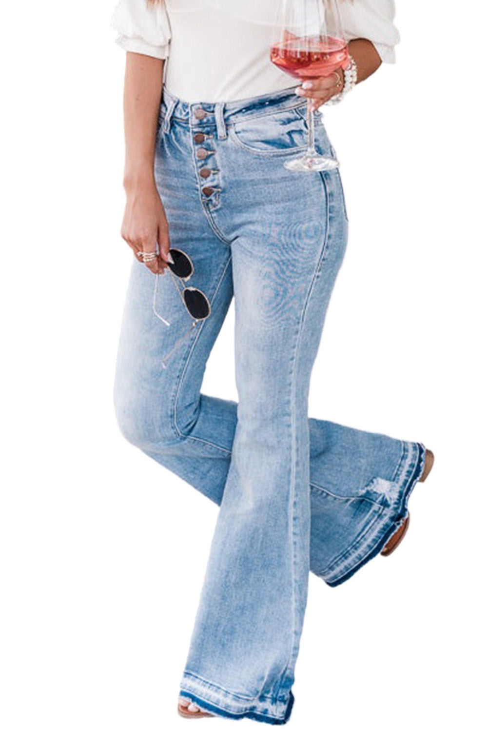 Blue Light Wash High Waisted Bell Bottom JeansMaterial:71%Cotton+27.5%Polyester+1.5%Elastane



		• These jeans are made from high-quality denim material, ensuring durability and long-lasting wear.
	
	
		• 