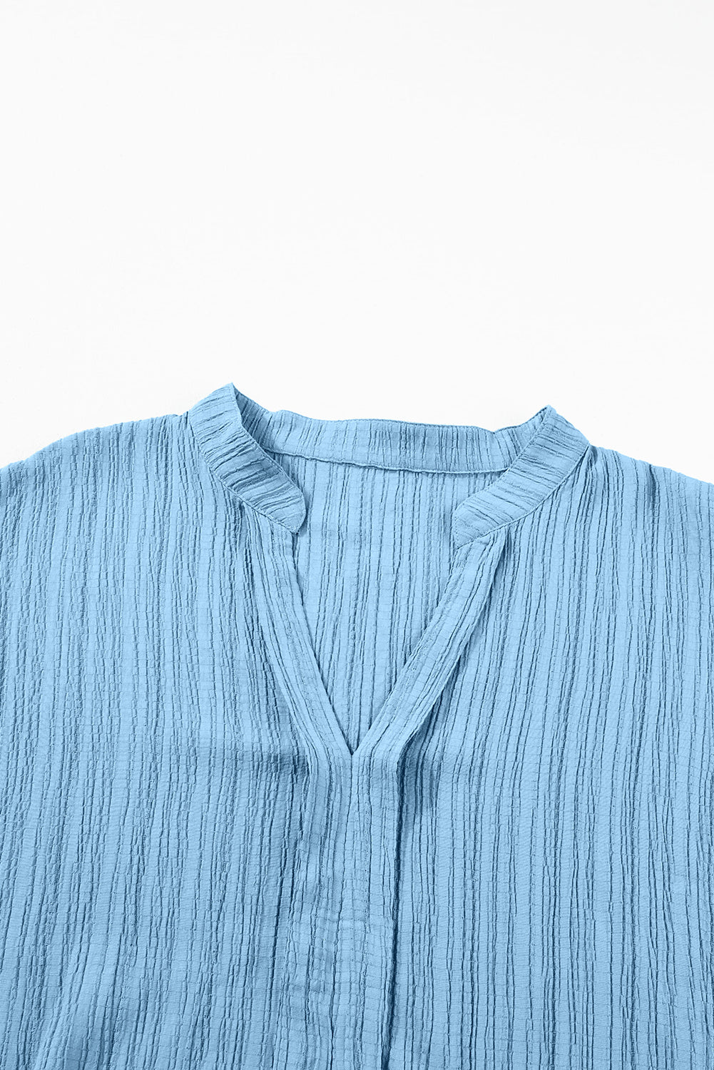 Dusk Blue V Neck Crinkle Dolman BlouseMaterial:67%Polyester+30%Viscose+3%Elastane



		Effortlessly stylish in a calming blue hue
	
	
		Relaxed fit with a chic v-neck for a flattering look
	
	
		