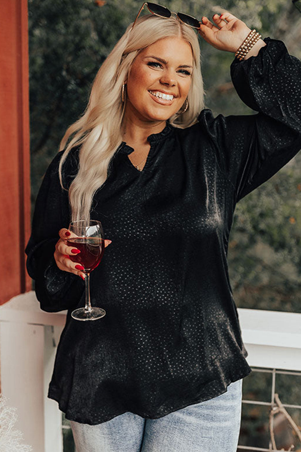 Black Plus Size Leopard Print Frill Notch V Neck BlouseMaterial:100%Polyester



		This leopard blouse creates a bold and fashionable statement.
	
	
		Designed for plus sizes, ensuring a comfortable and flattering f